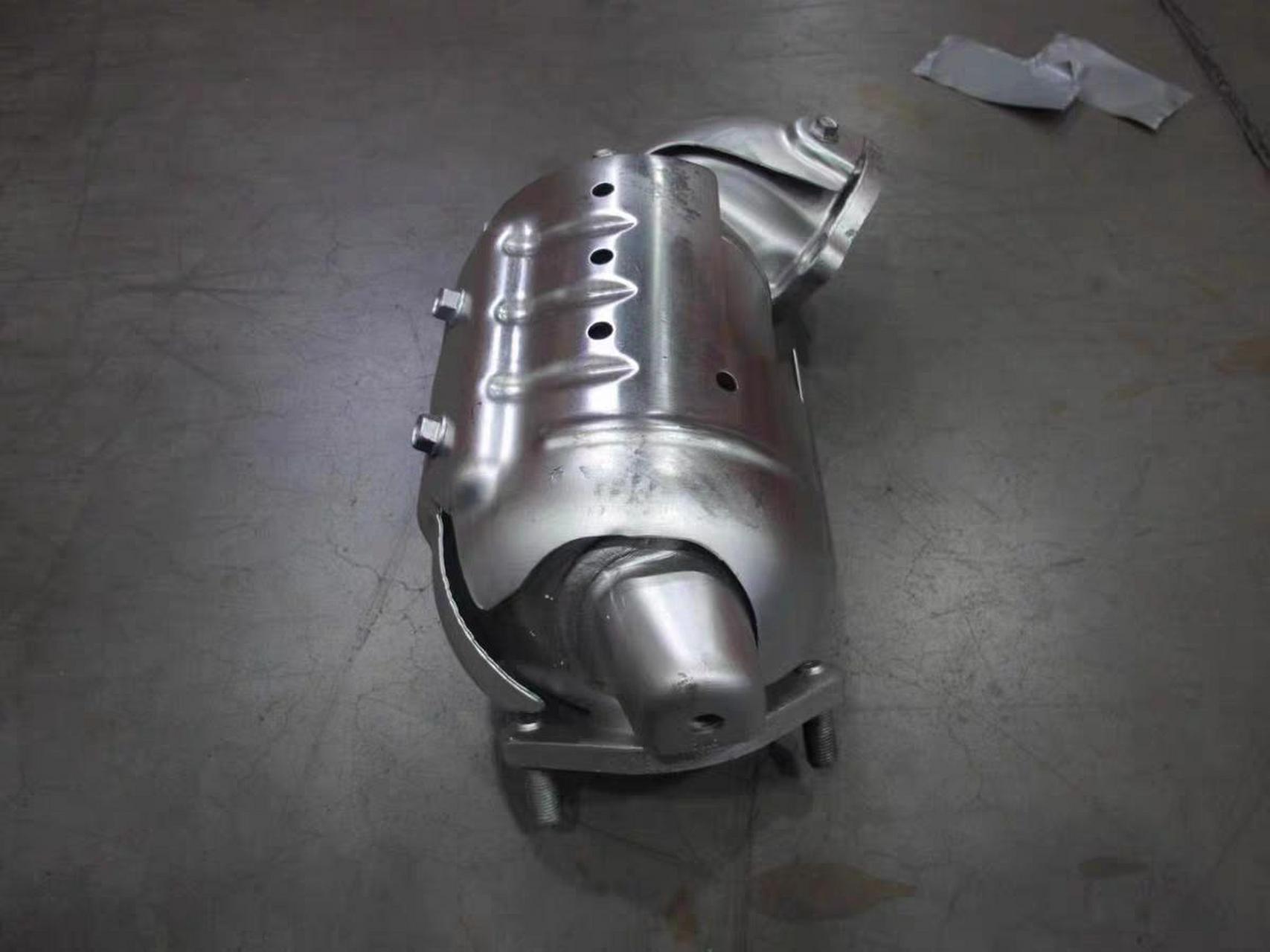 北京现代ix35三元催化器,原厂质保三年,三年内有问题换新,正常使用6年