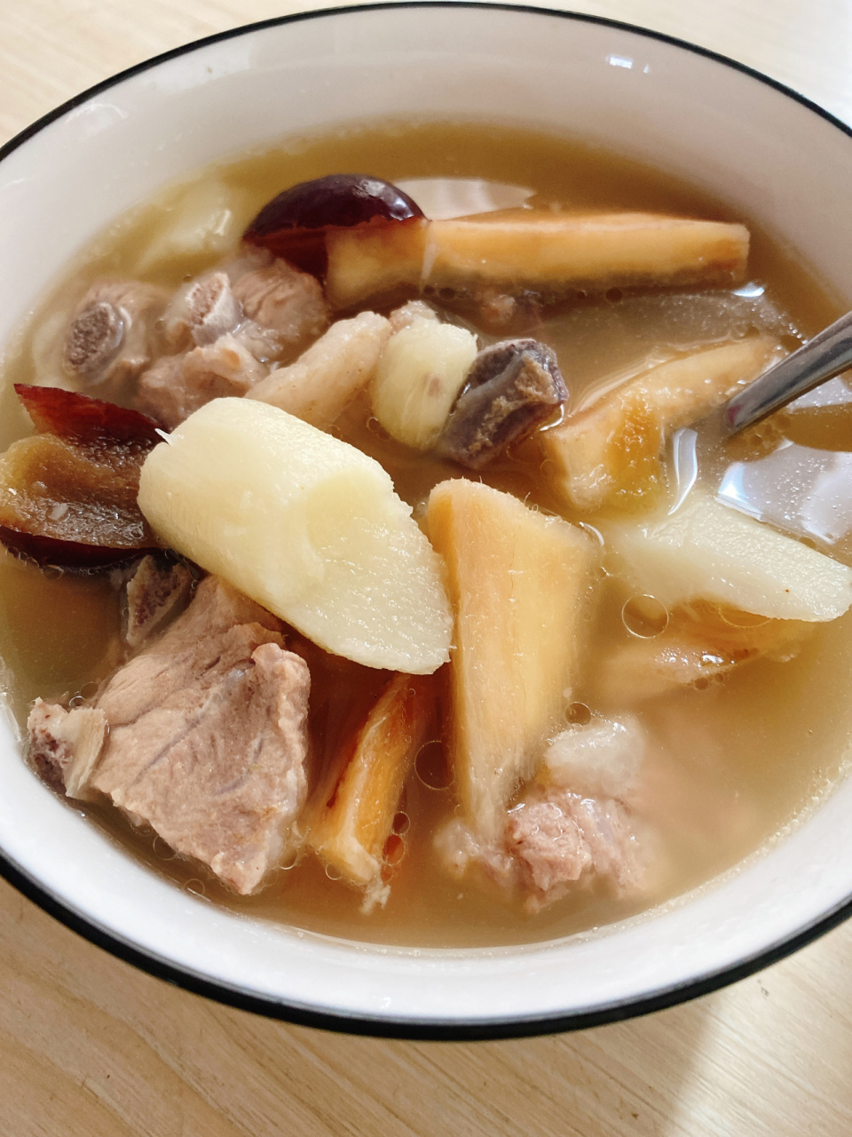 发现一个好喝的汤-葛根山药排骨汤92 96材料:葛根2到3片,山药半根