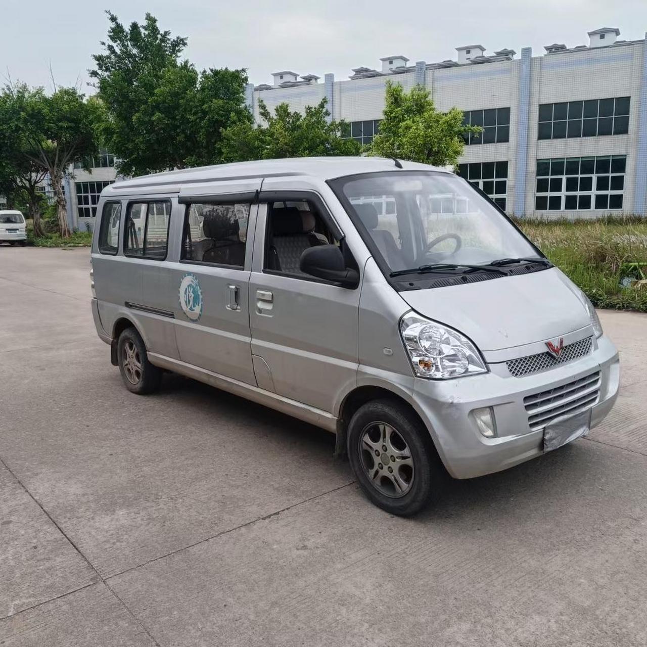低价转让,11年五菱荣光加长版9座,年审双保险都到2024年10月,机头变速