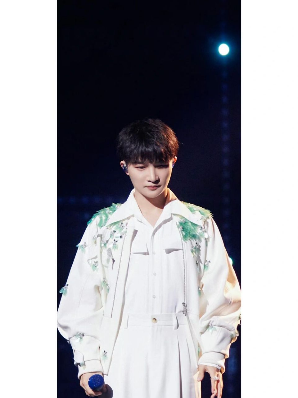 周深壁纸315663156601566神在歌唱 #周深加盟晚八点歌会