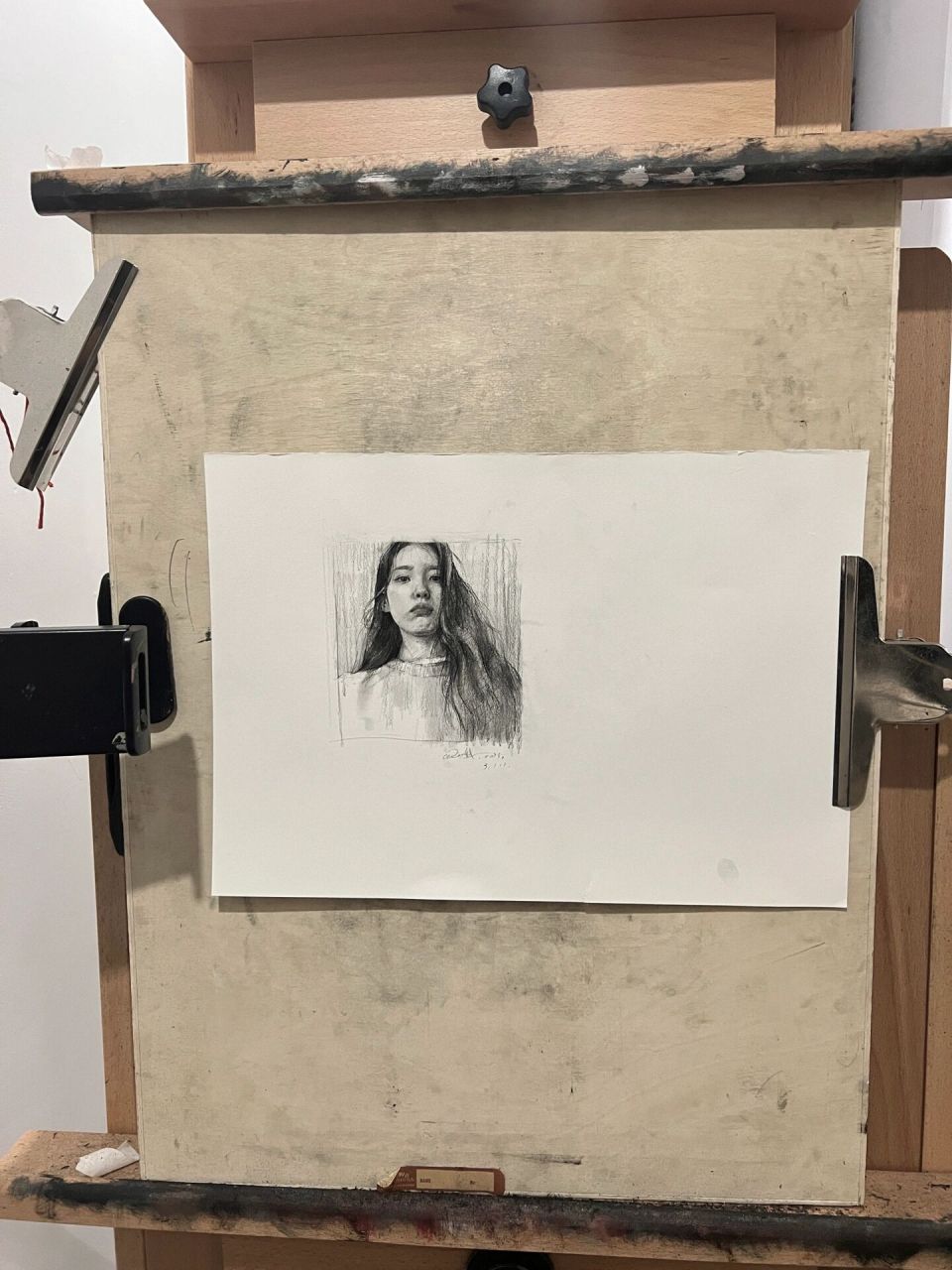 《小画集》——iu 素描小画 小画素描iu李知恩,快来感受一下iu的对象