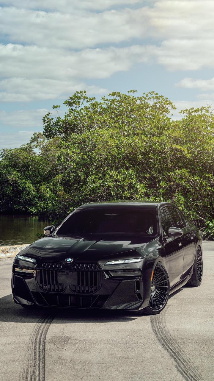 全新宝马7系黑武士,争议越大车越帅