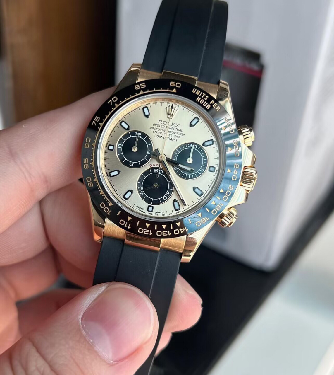 超高颜值的迪通拿余文乐,轻松盘下 终于到手了劳力士迪通拿 余文乐,真