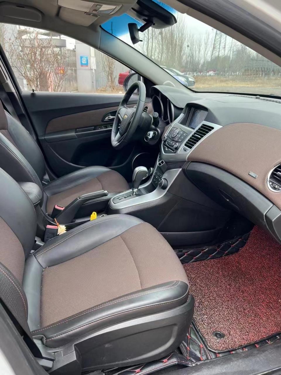 新到2016年(两厢车)雪佛兰科鲁兹掀背版/自动挡高配/大屏导航/车况