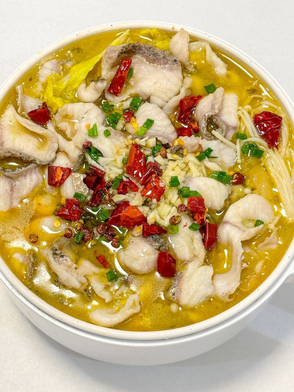 酸菜鱼配饭真的好下饭啊!我们家的家常硬菜应该就是它了!