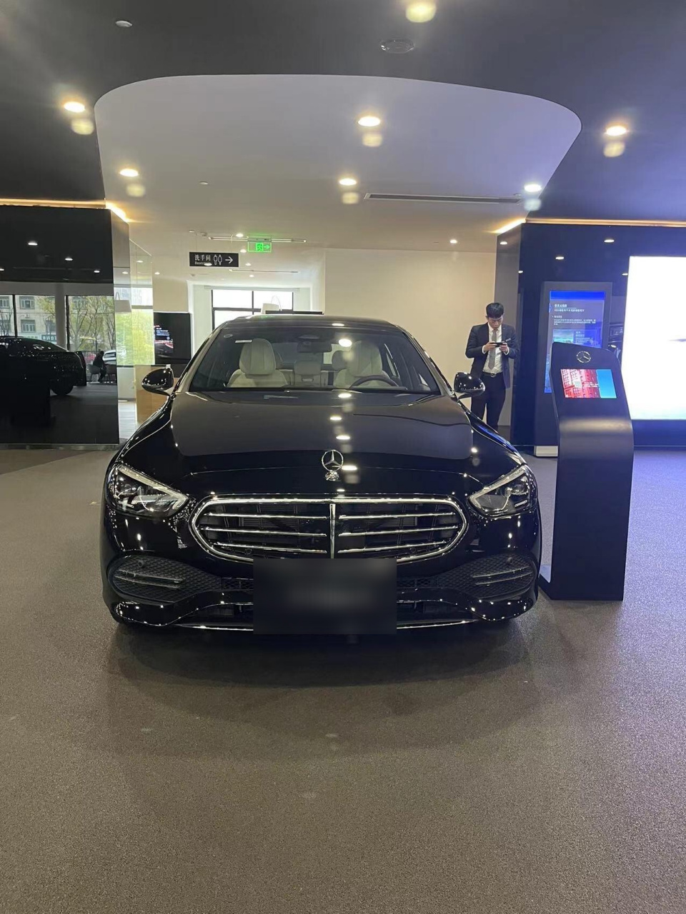 奔驰c260l立标黑米(稀缺颜色) 价格优  喜欢立标的小伙伴欢迎询价