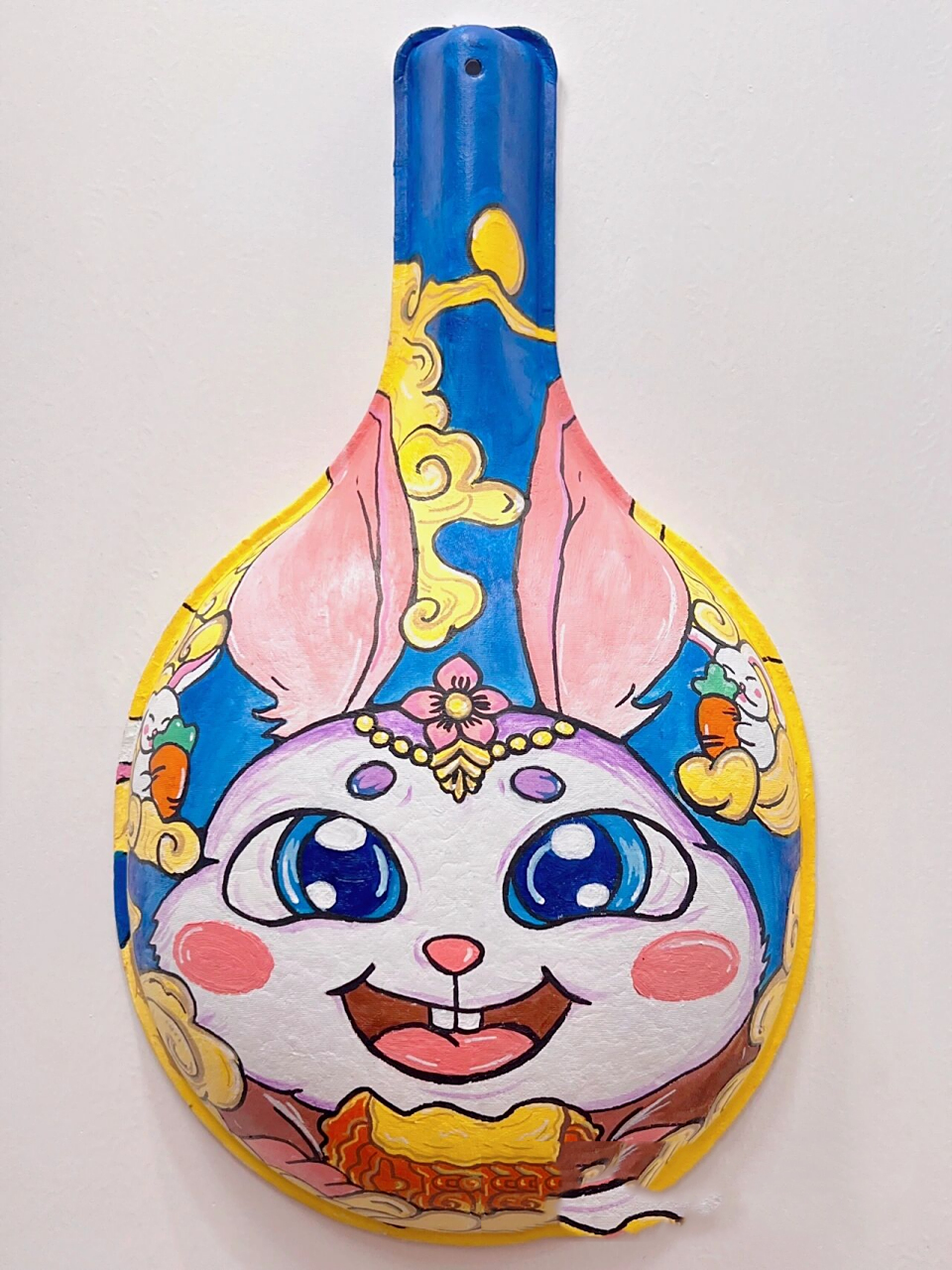 马勺脸谱丙烯绘画 丙烯颜料绘画的,最后细节地方是用的丙烯笔画的