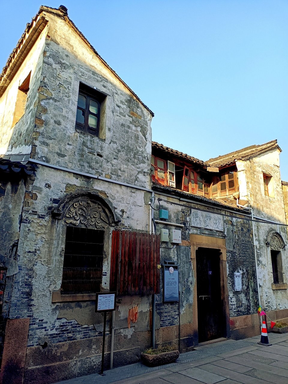 河道基本填没,古桥基本拆光的湖州菱湖古镇 湖州菱湖古镇已有千年历史