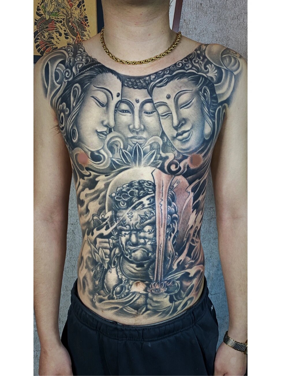 传统花肚子三面佛不动明王纹身
