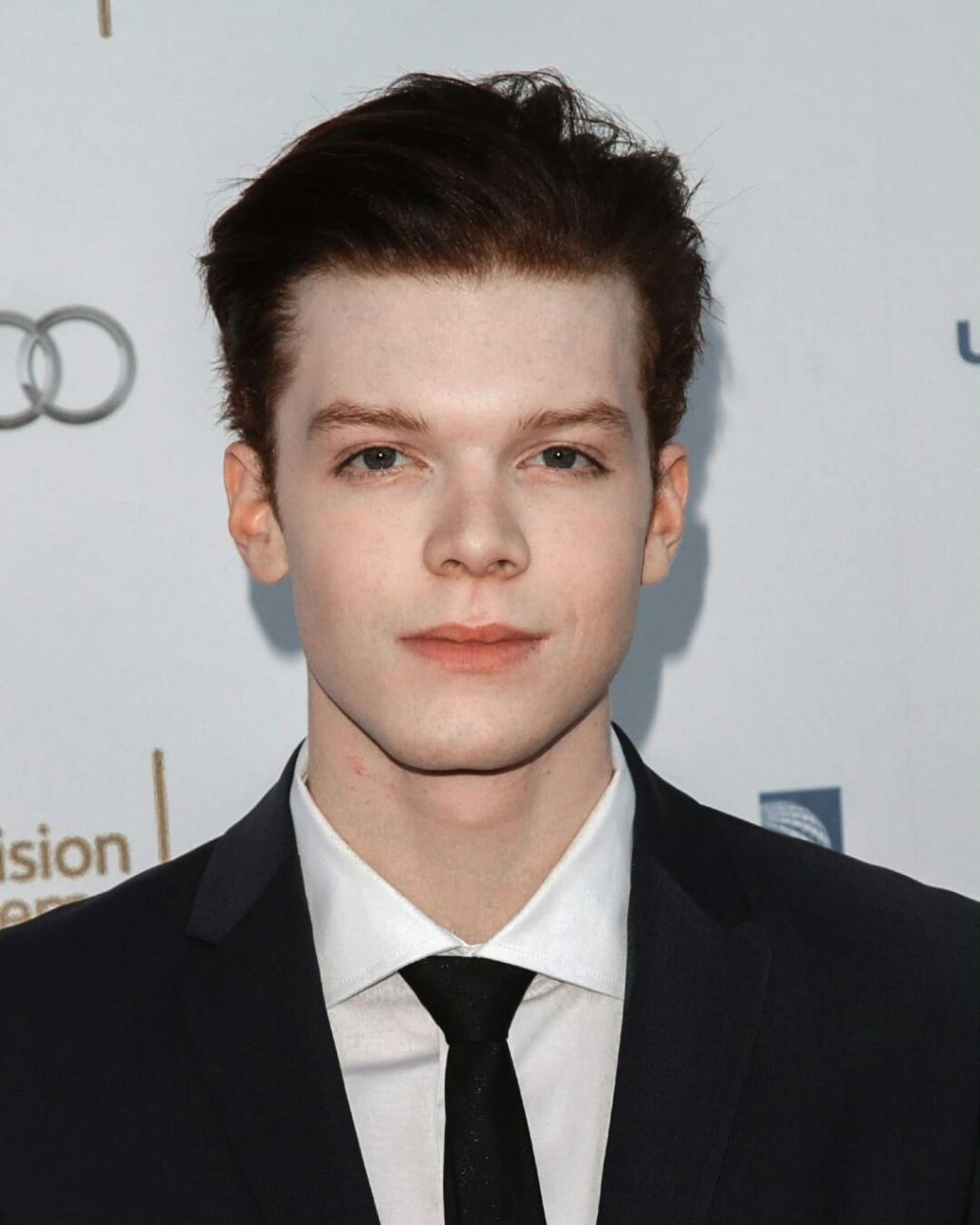 求卡梅隆帅帅照片当壁纸99 姐妹们他好帅他真的好帅,那个侧脸我爱死