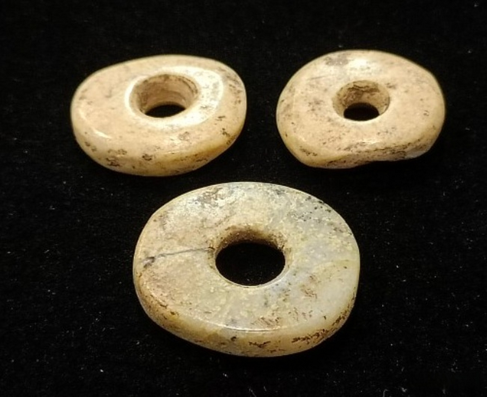 古玉居珍藏# 这次的收获(后三图),和距今9000年的小南山遗址的玉器