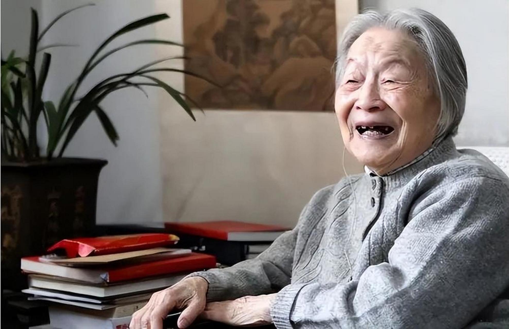 百岁老人杨绛先生语出惊人:一个家庭最大的悲哀,不是贫穷和疾病,而是