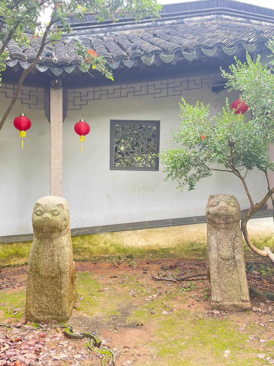 苏州东山雨花胜境 雨花胜境是东山省级森林公园,历史悠久,风光秀丽.