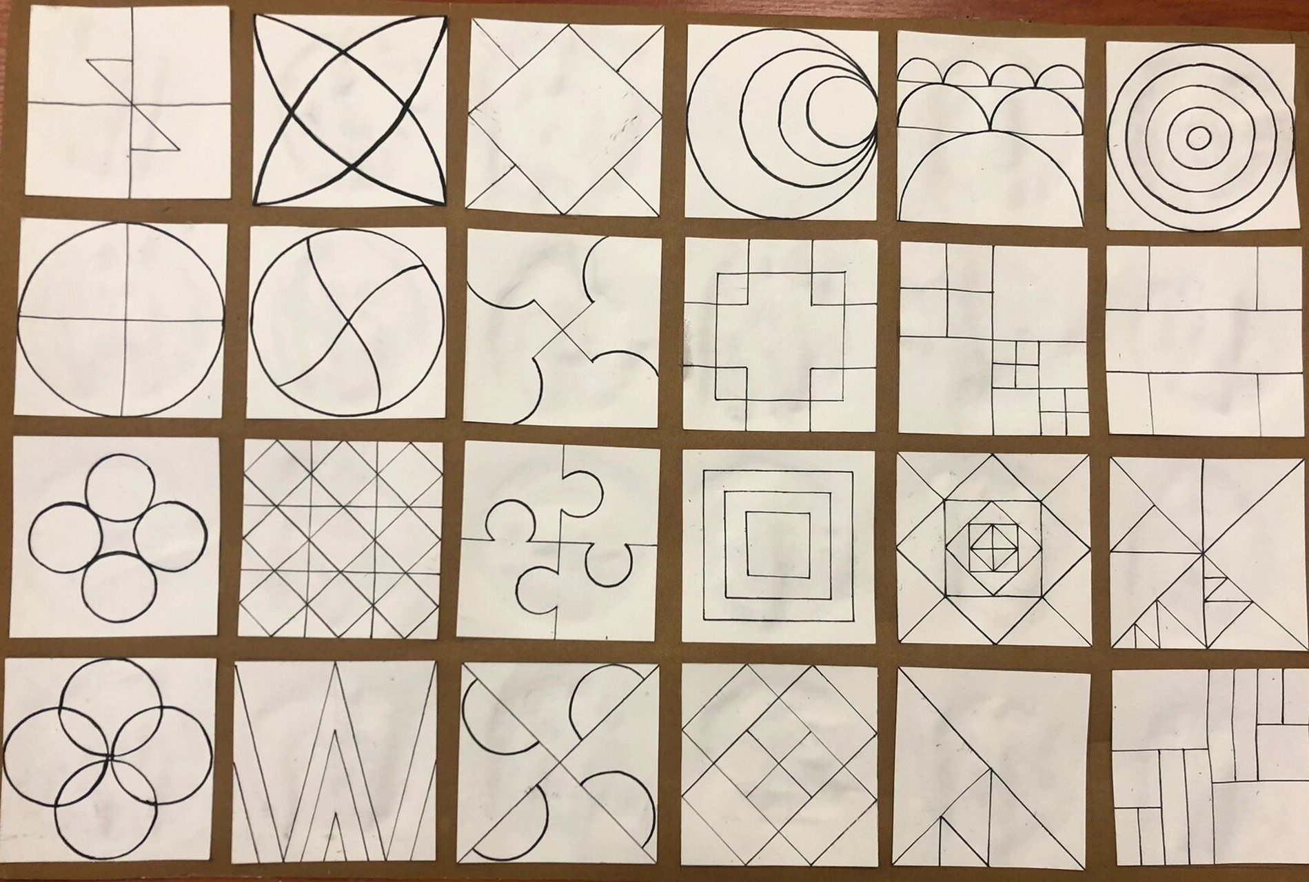 平面构成| 骨骼分割,元素填充骨骼 骨骼分割:对称分割,倍数分割 元素