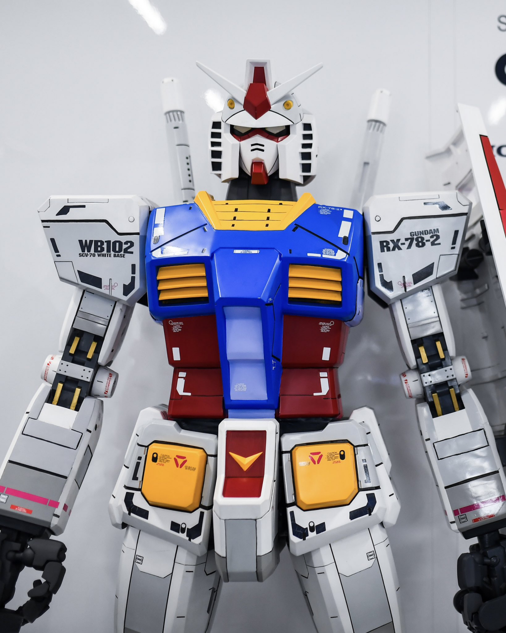 alpha tauri车库里的高达元素～#2023f1拉斯维加斯大奖赛##f1