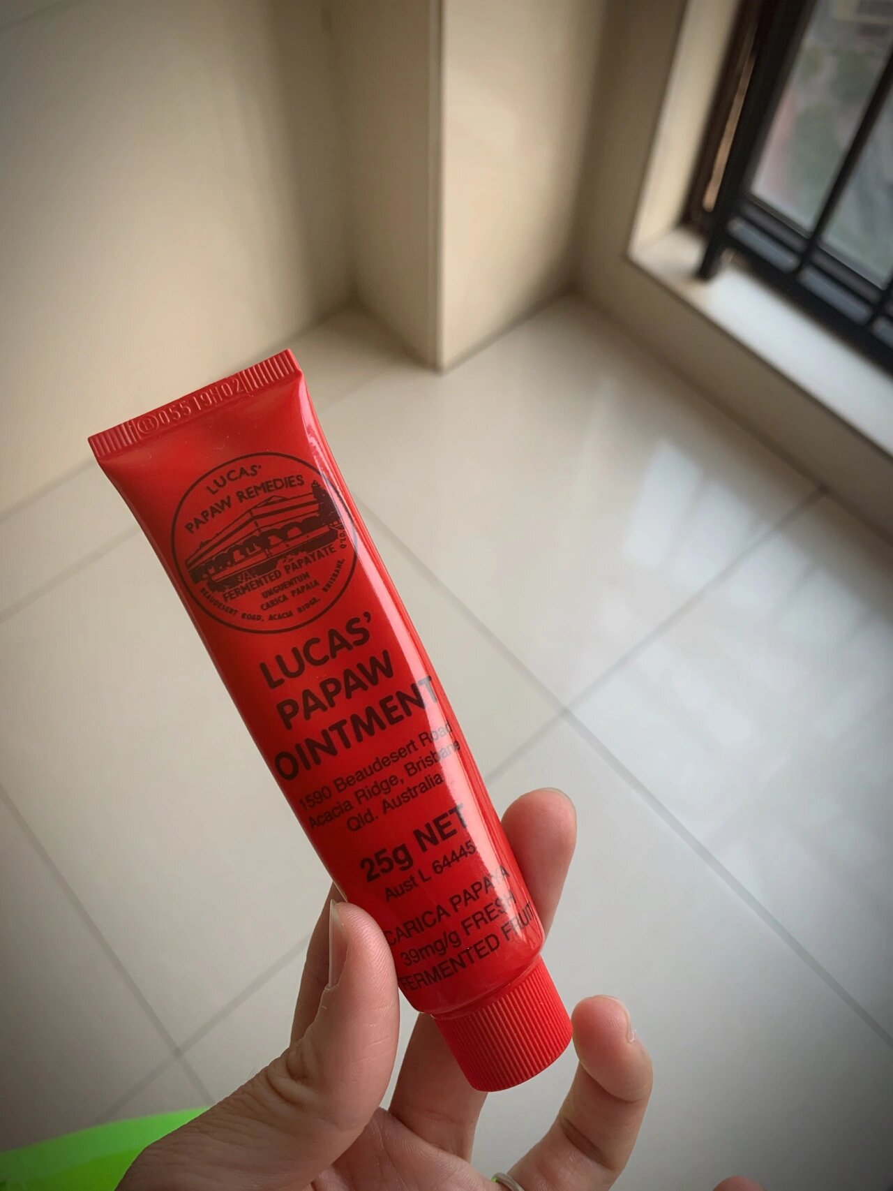 唇炎与茶油 2020年冬天 因为一只dhc唇膏 导致的唇炎 唇部周边破皮 .