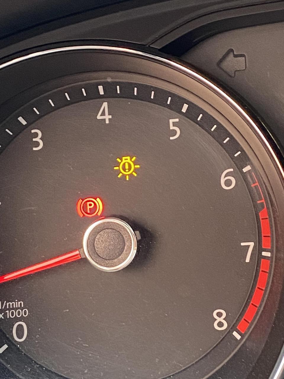 求大神告知,大众朗逸,仪表盘出来这个黄色的标志是什么故障.