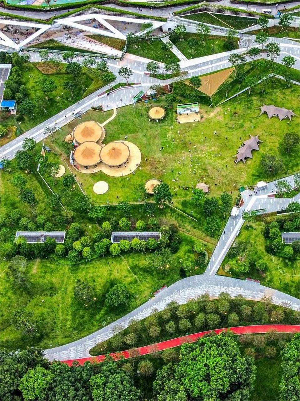 【福田区新晋网红打卡点来了,笔架山体育公园南正式开园】 7月29日,福