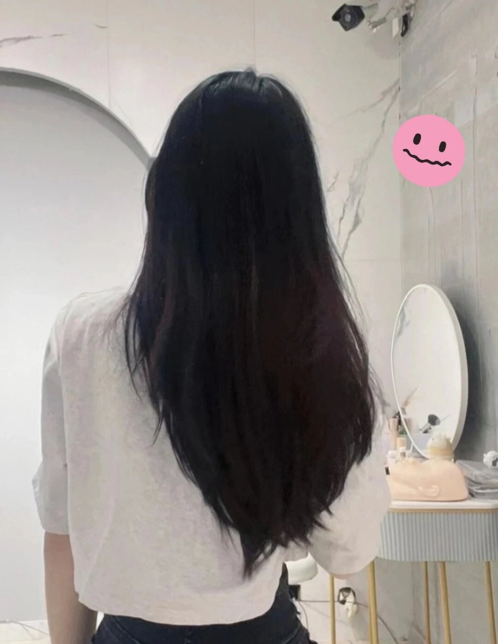 女生头发这样剪出门被夸背影杀手显脸小 适合所有女生的减龄中长发