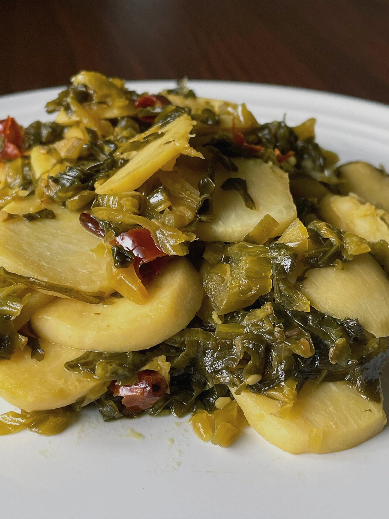 【素食】分享咸菜芋头家常菜食谱 【咸菜炒芋头】 🌱今日食材: 咸菜
