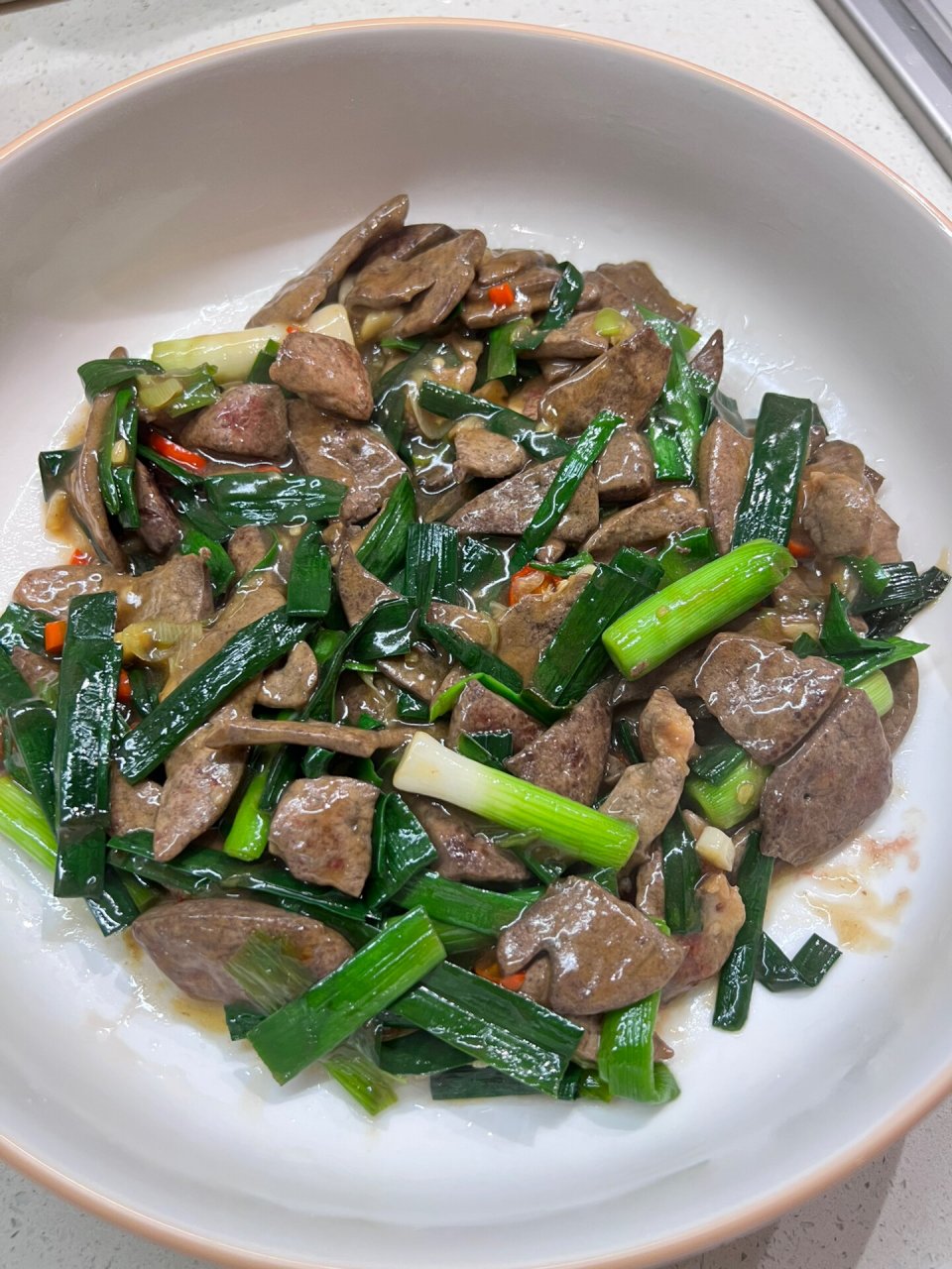 下饭的大蒜叶炒猪肝7515不腥不柴,嫩滑可口～ 猪肝这样做嫩滑好吃