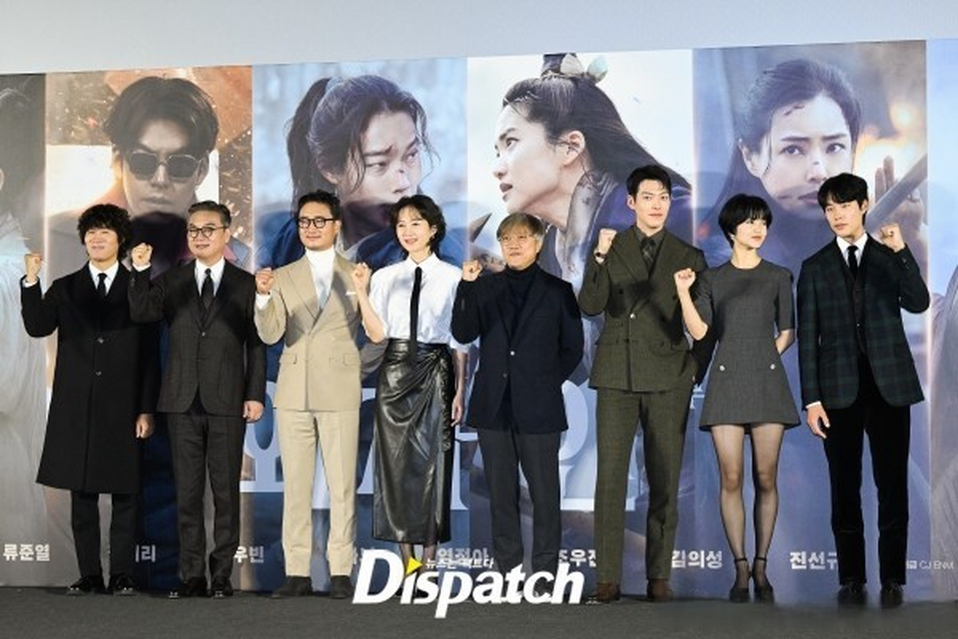 柳俊烈##金泰梨##金宇彬# 等合作出演的电影《外星 人》第2部举行