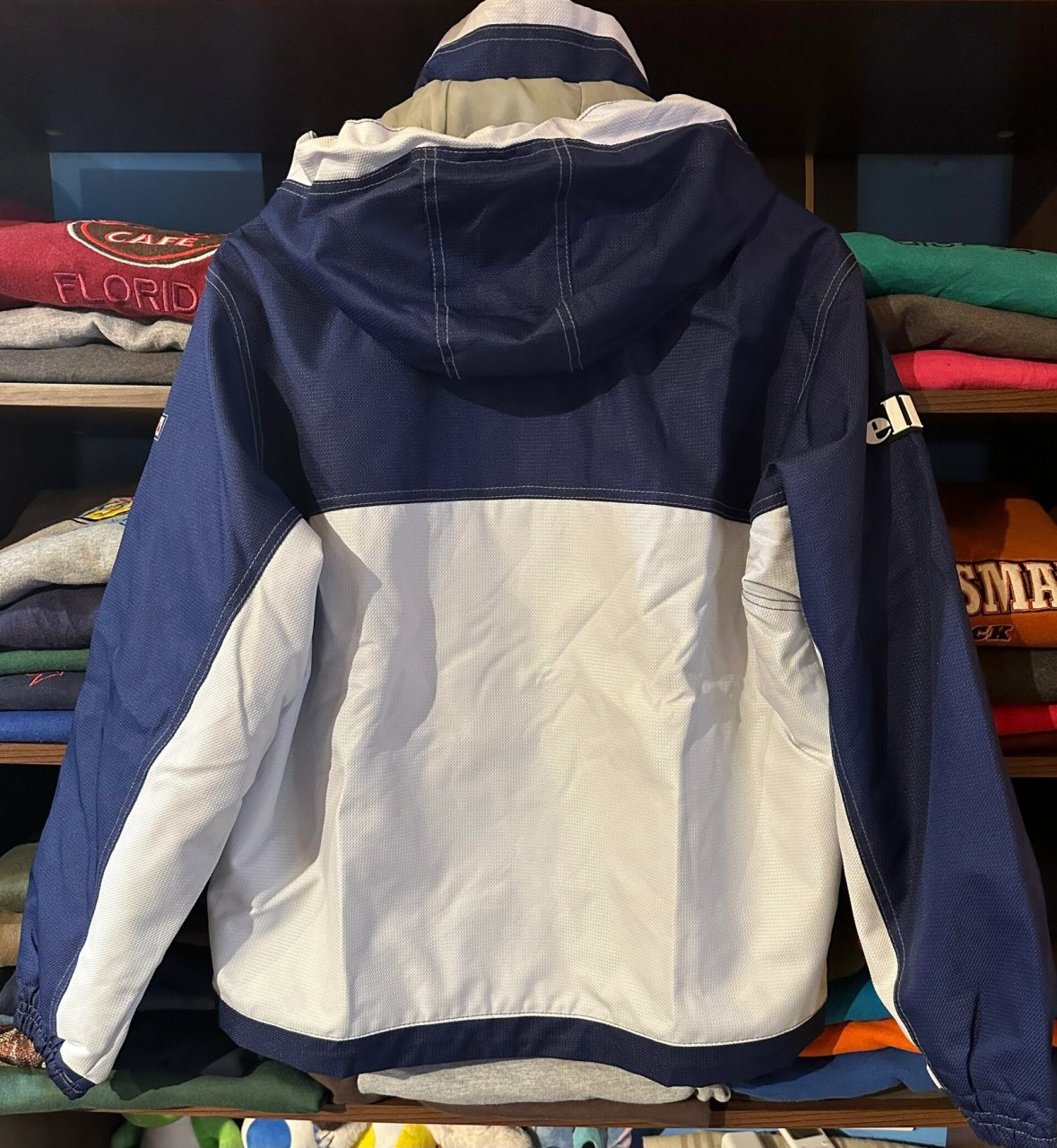 vintage ellesse 户外运动外套 意大利运动潮牌ellesse来啦～～ 这件