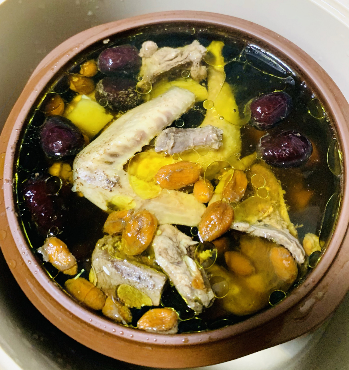 材料: 鸽子(一只) 太子参