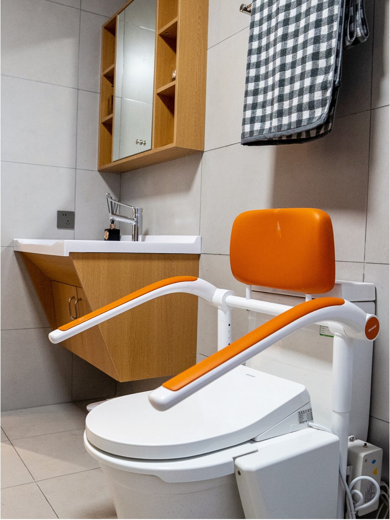 司法机关推出硬核举措守护夕阳红 筑牢“老有所安”法治屏障(图1)