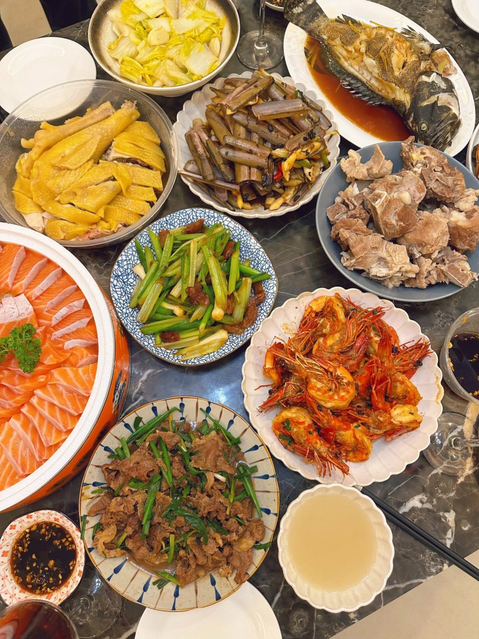 广东家宴,10个人的家常菜,简单易做 又一年的中秋佳节 今日还是老规矩