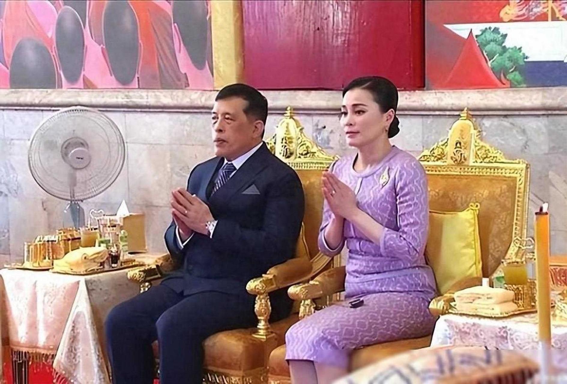 泰国国王拉玛十世玛哈·哇集拉隆功和王后苏提达于当地时间3月23日