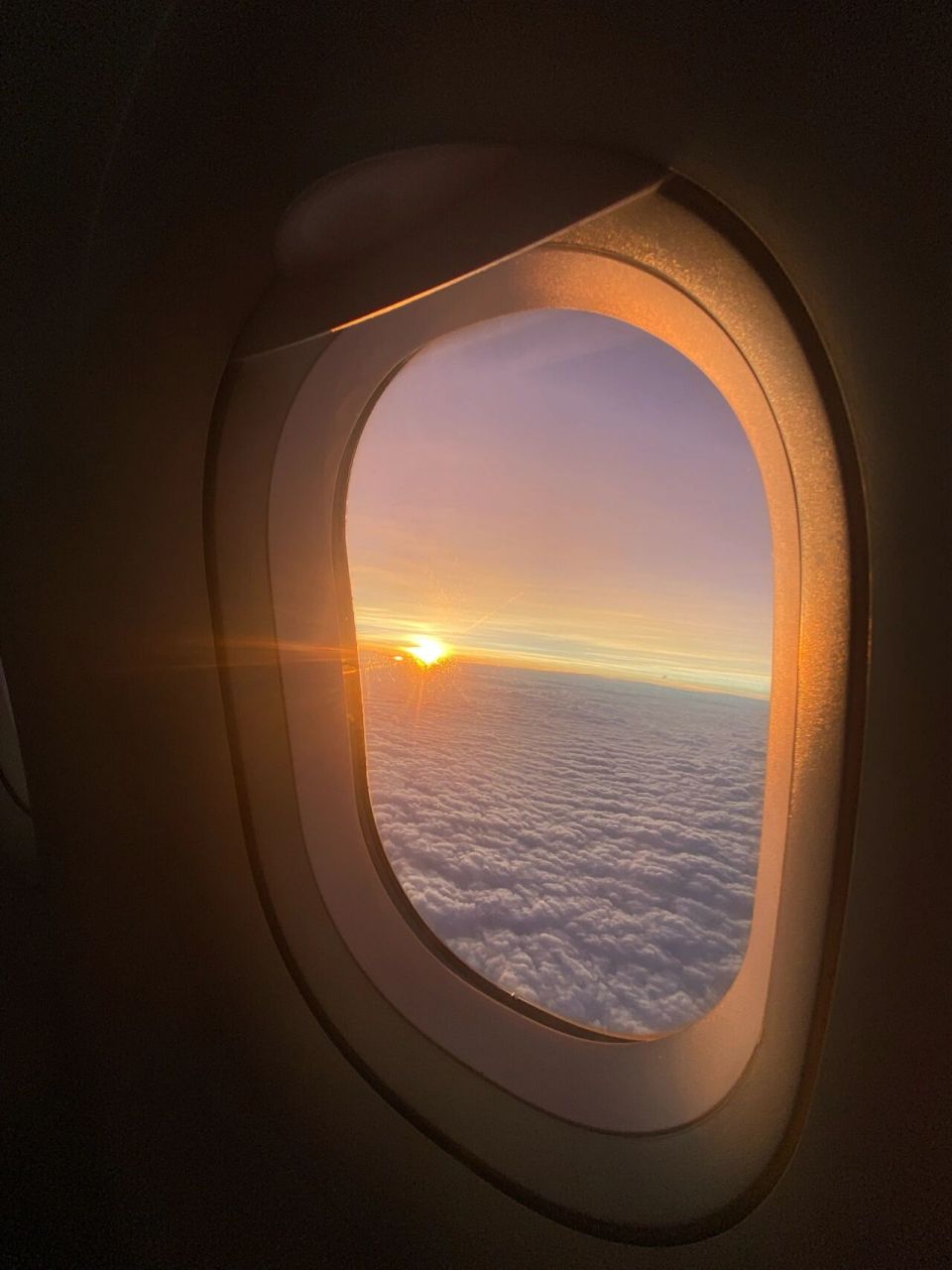 飞机窗外的梦幻景色!绝美!