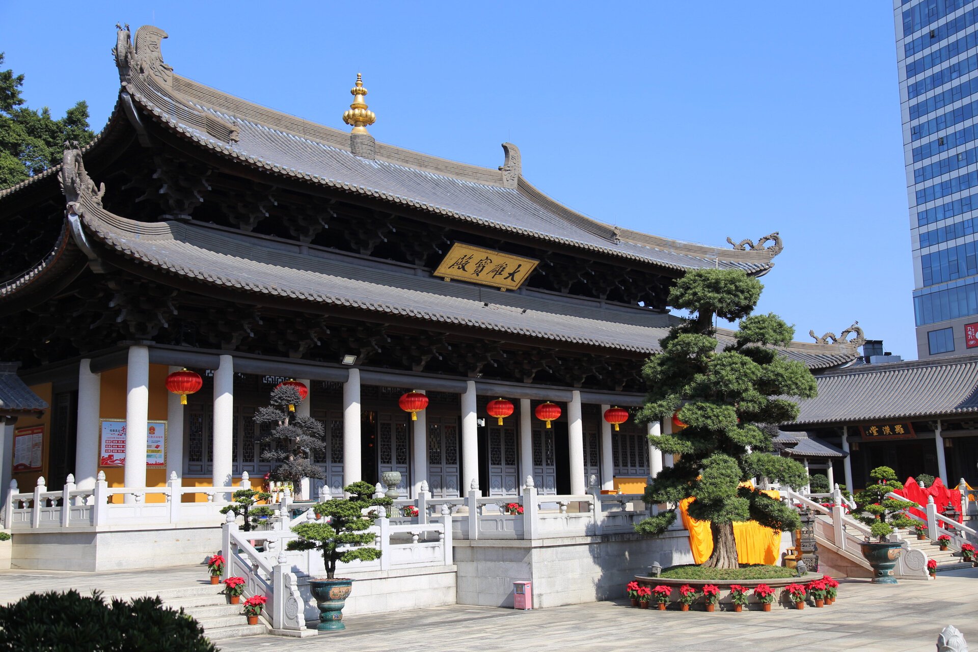 中山白衣古寺/这应该是中山最大的寺庙了吧 白衣古寺,又名白衣庵,观音