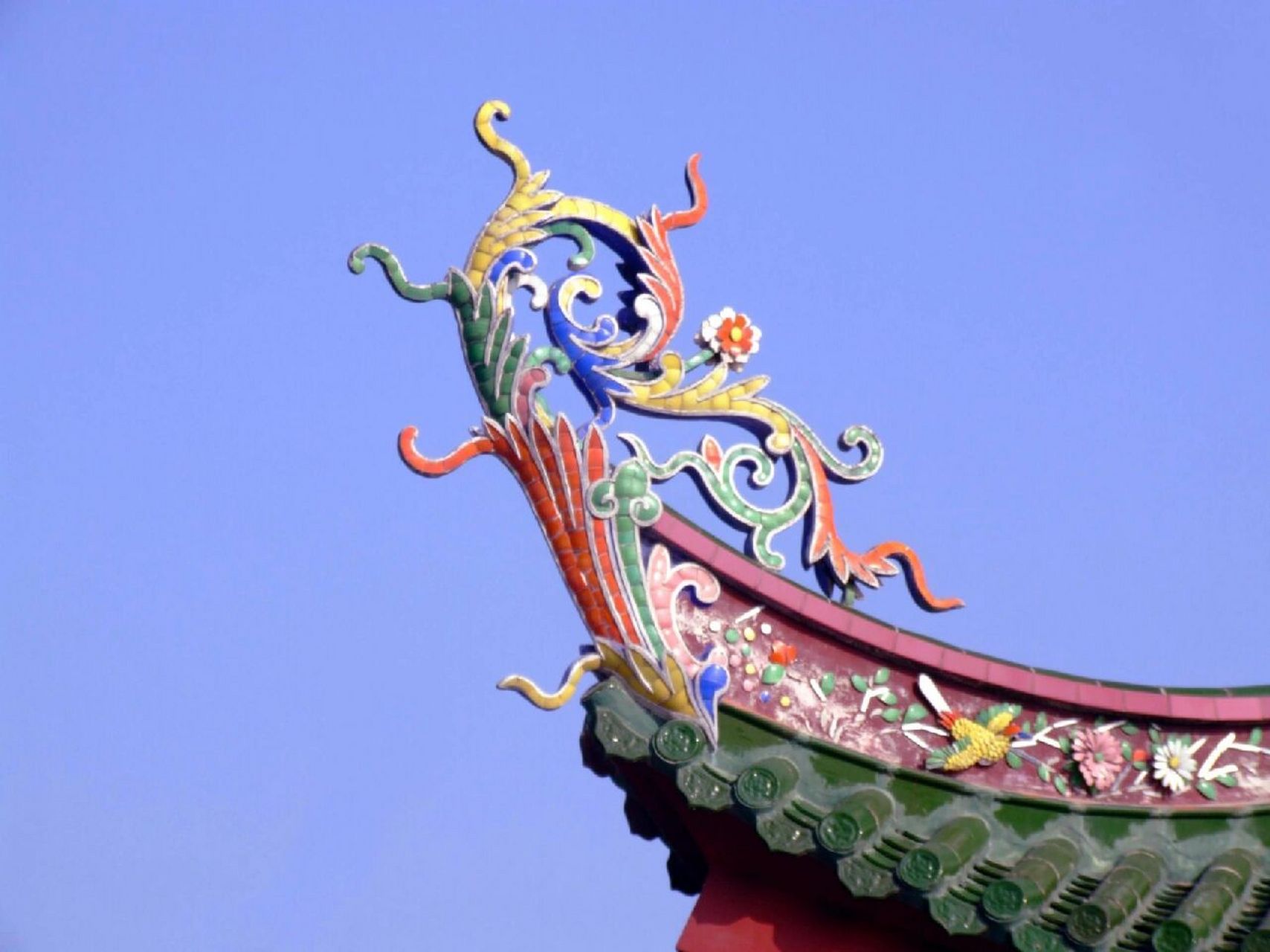 中国传统古建筑 飞檐椽      飞檐:位于檐椽之上,又再次出挑的椽.