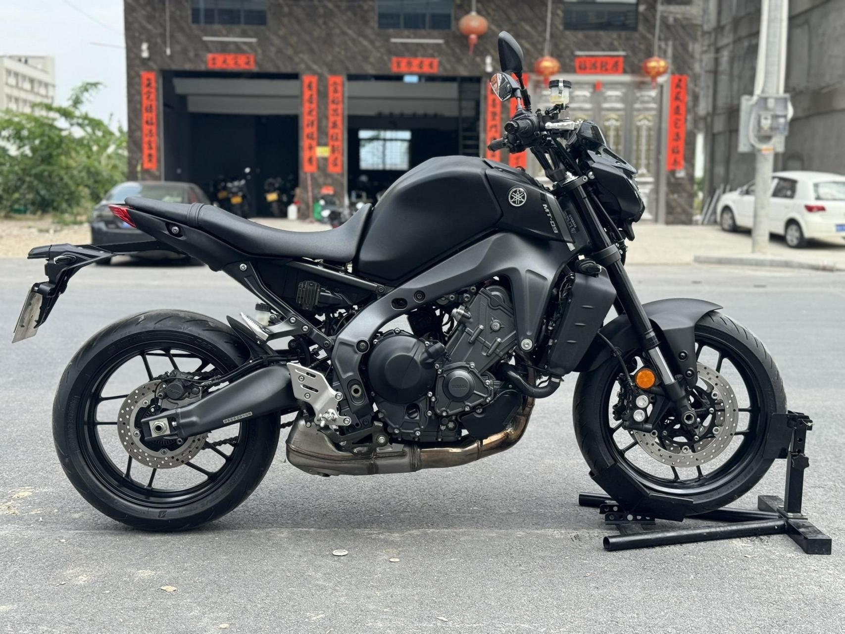 23年雅马哈最新款mt09 4000多公里 全车漂亮 价格合适 全国提档过户