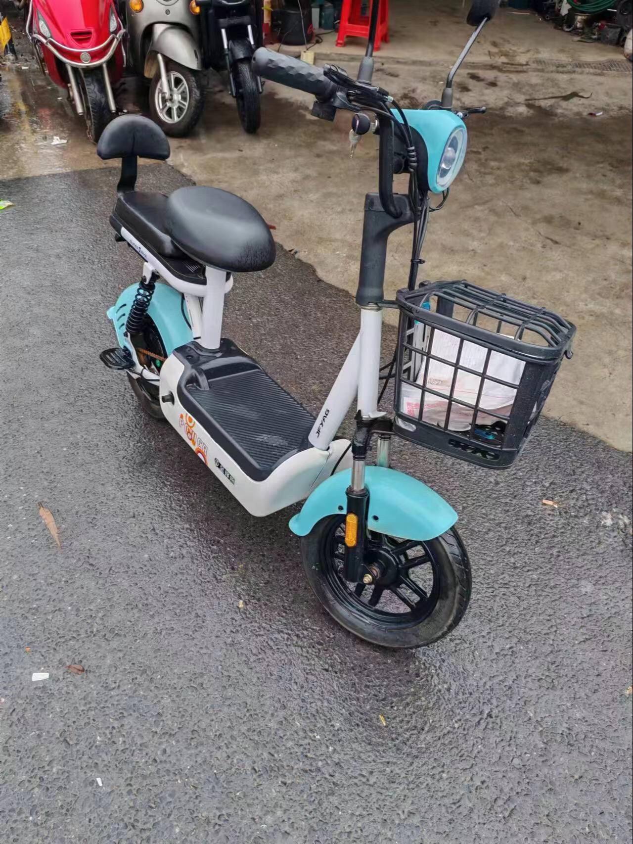 金峰阳电动车用了一个月;有合格证还能上牌,满电跑二三十公里