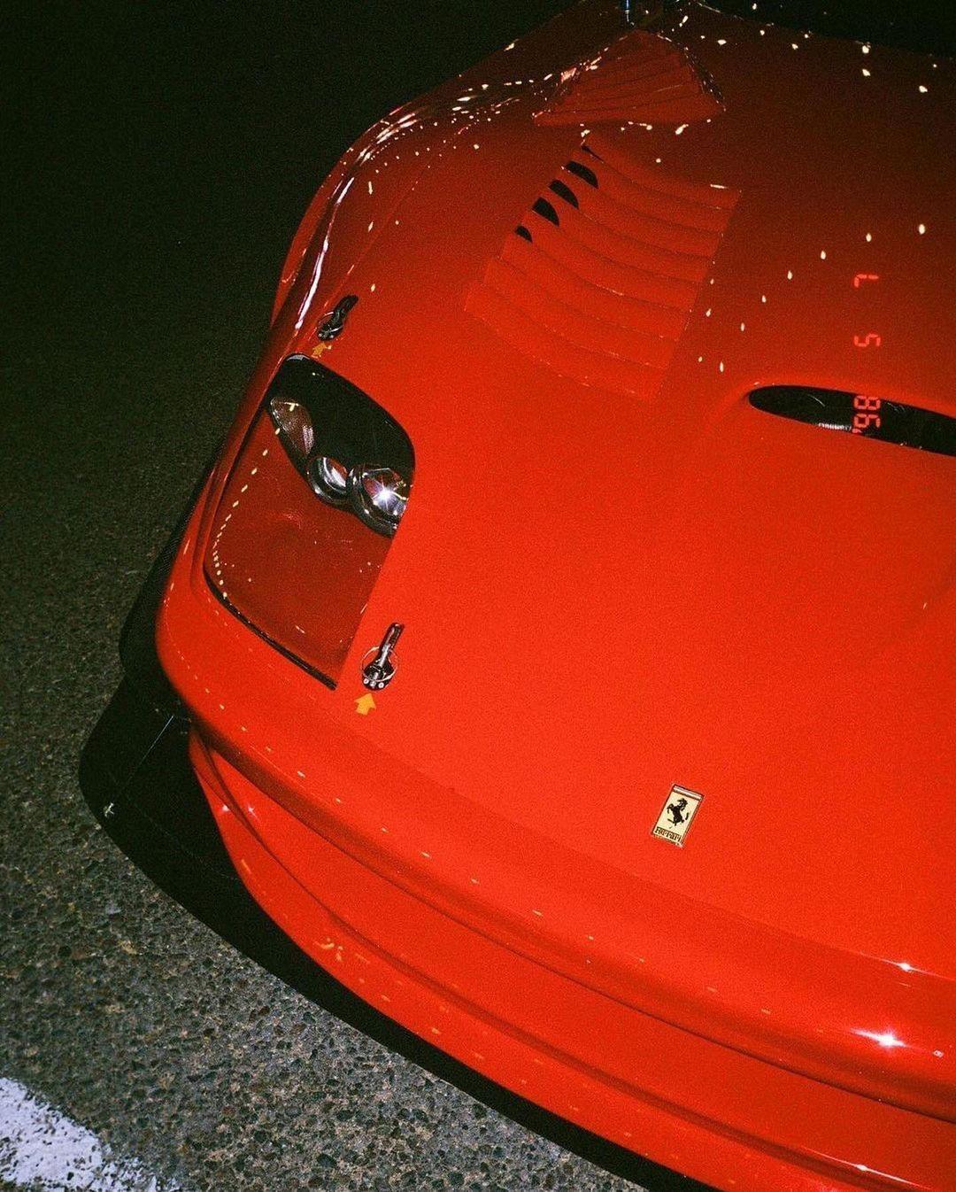 法拉利550 maranello是一款经典的法拉利跑车它于1996年至2001年之间