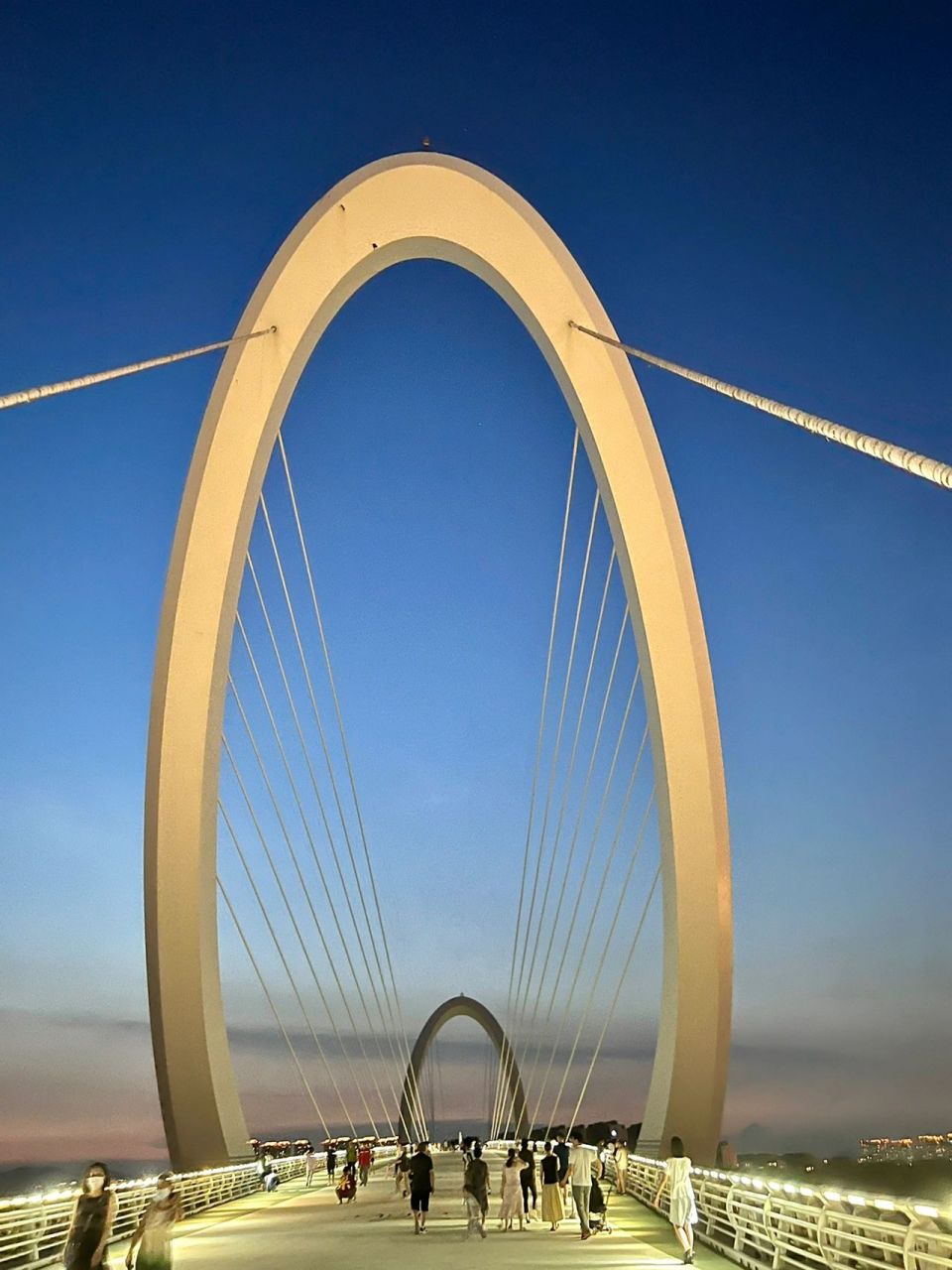 南京夜景攻略|南京眼步行桥91 来南京不看夜景怎么行 南京的夜景