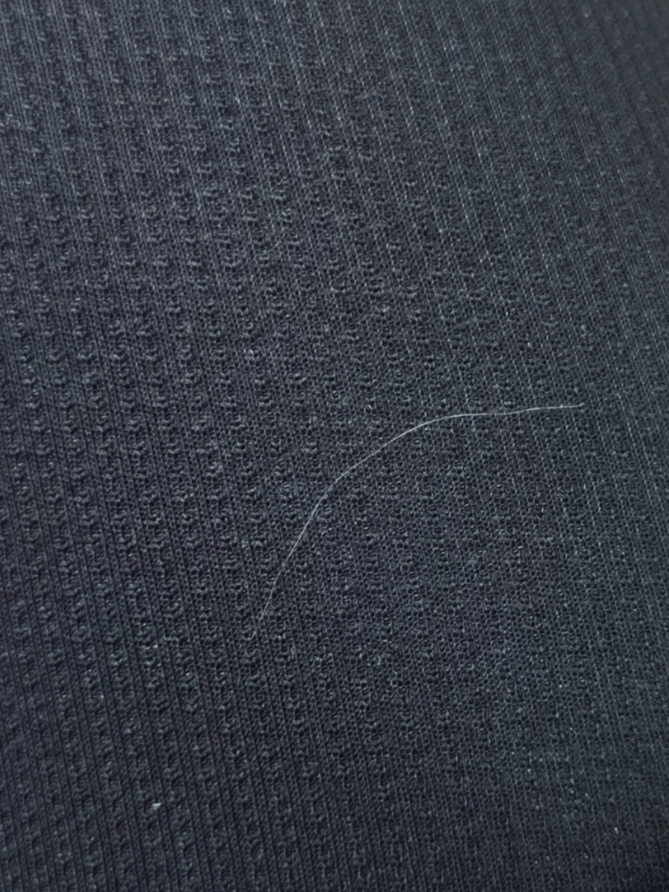 姐妹有下巴长白毛的么 下巴时不时的长一根白毛,这是我第三次拔毛了