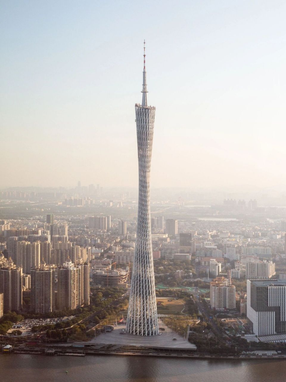 每日建筑d46: 广州塔 canton tower 中文名:广州塔,小蛮腰 英文名