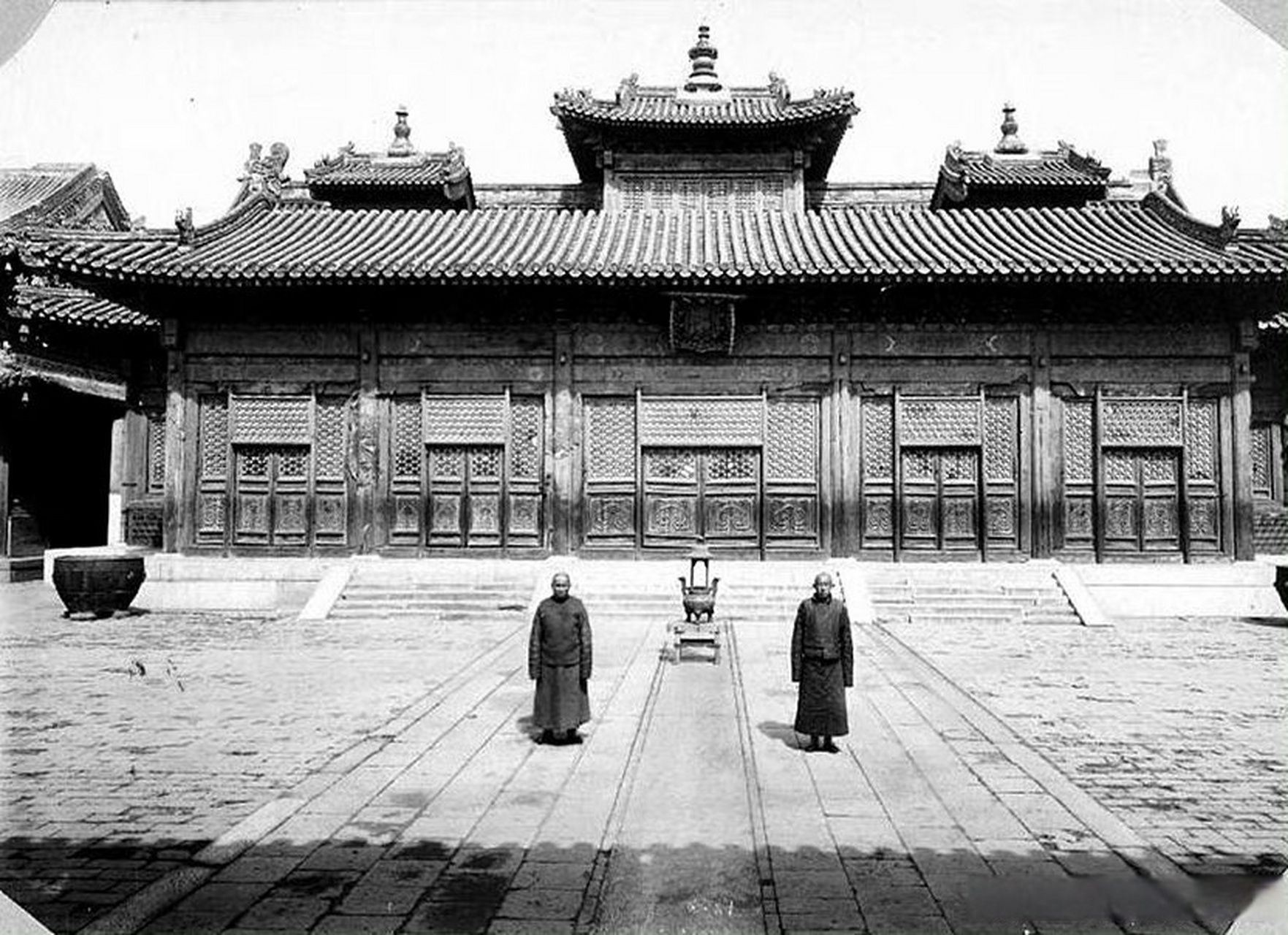 等会去雍和宫,咱先看看百年前的老照片. #博物馆里的百年统战