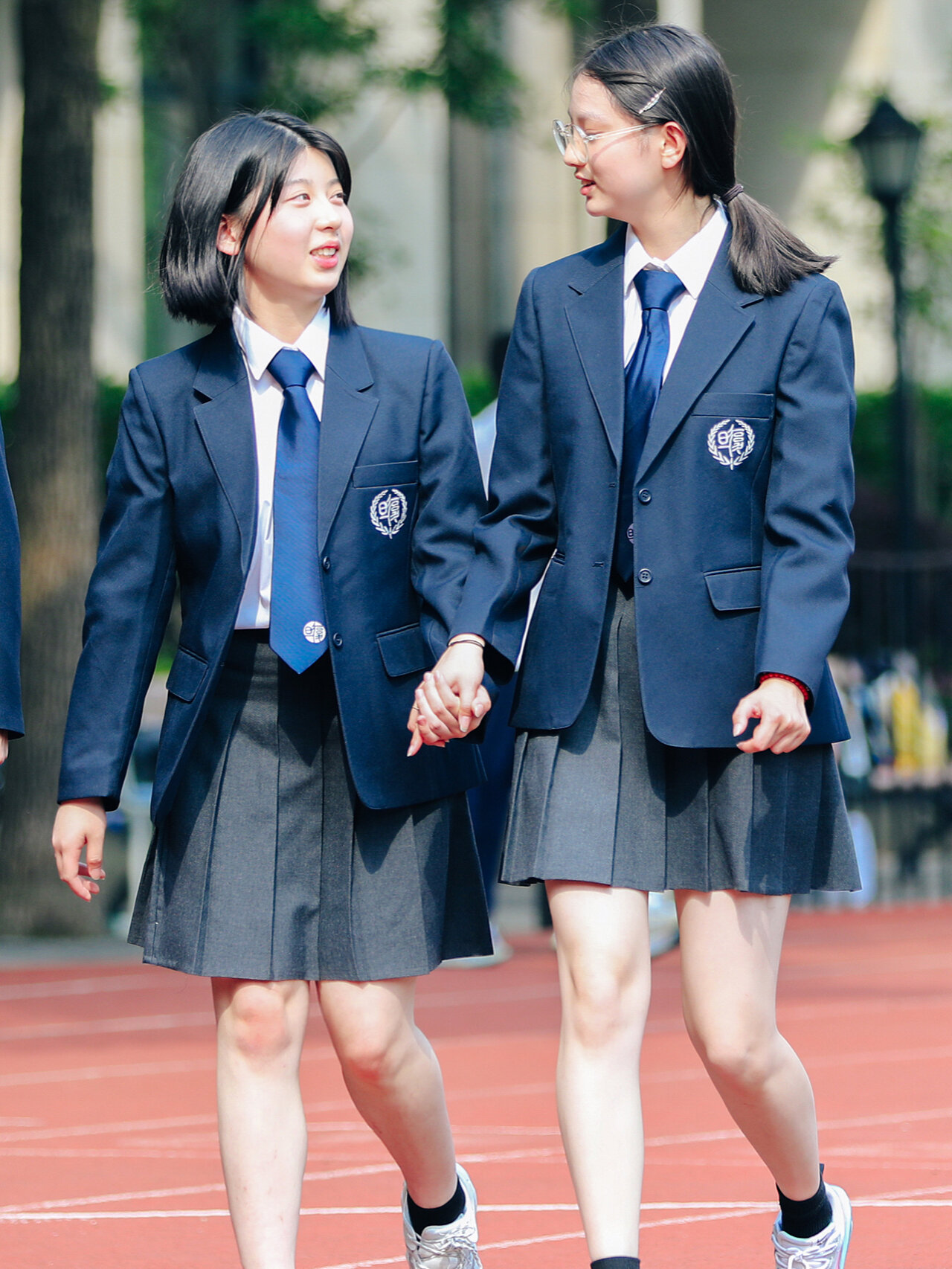 复旦附中里的青春 为学校校服宣传一下啦!