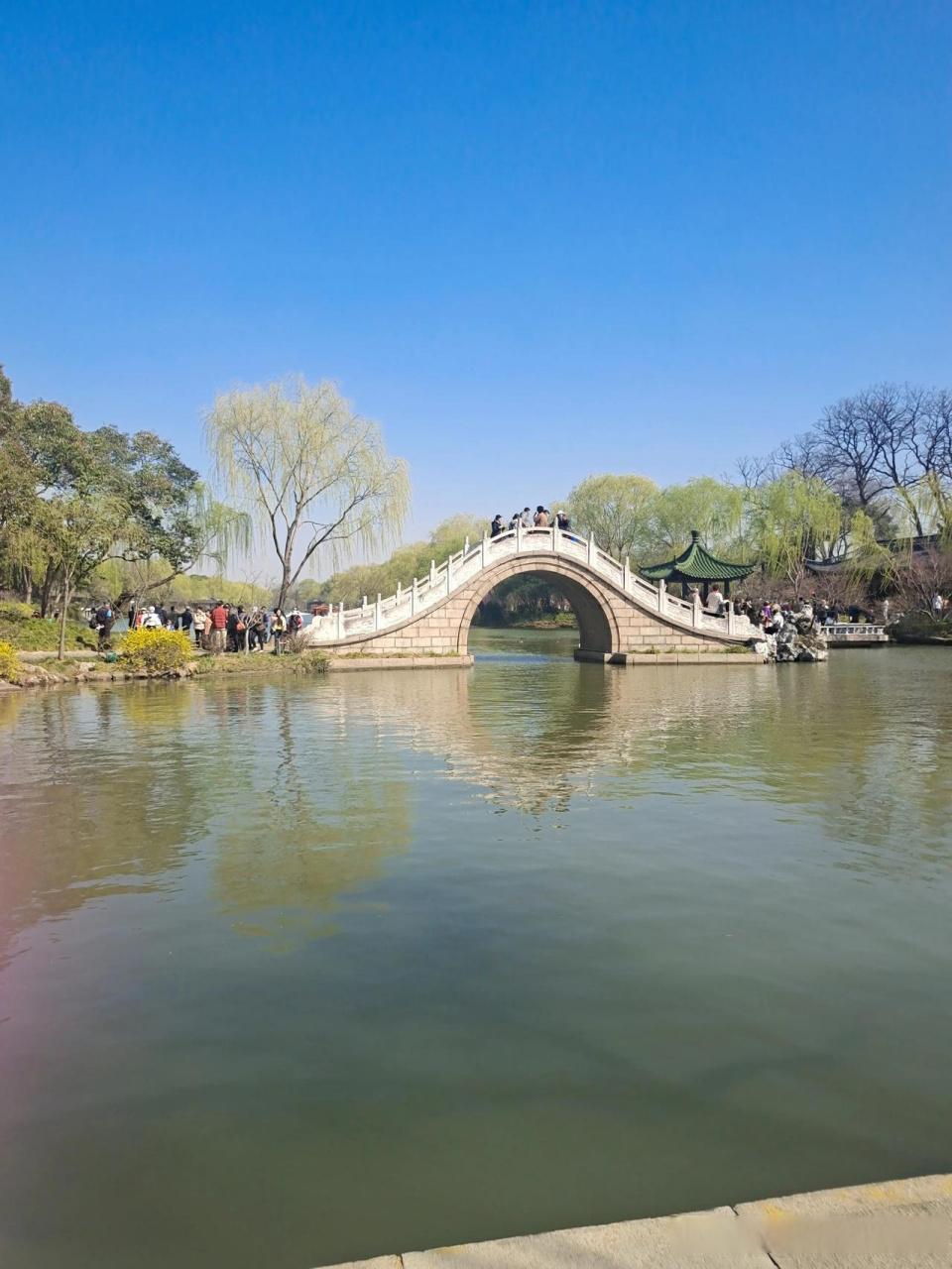 多年的认知去了才知道: 现代的二十四桥是瘦西湖的著名景点,是一座