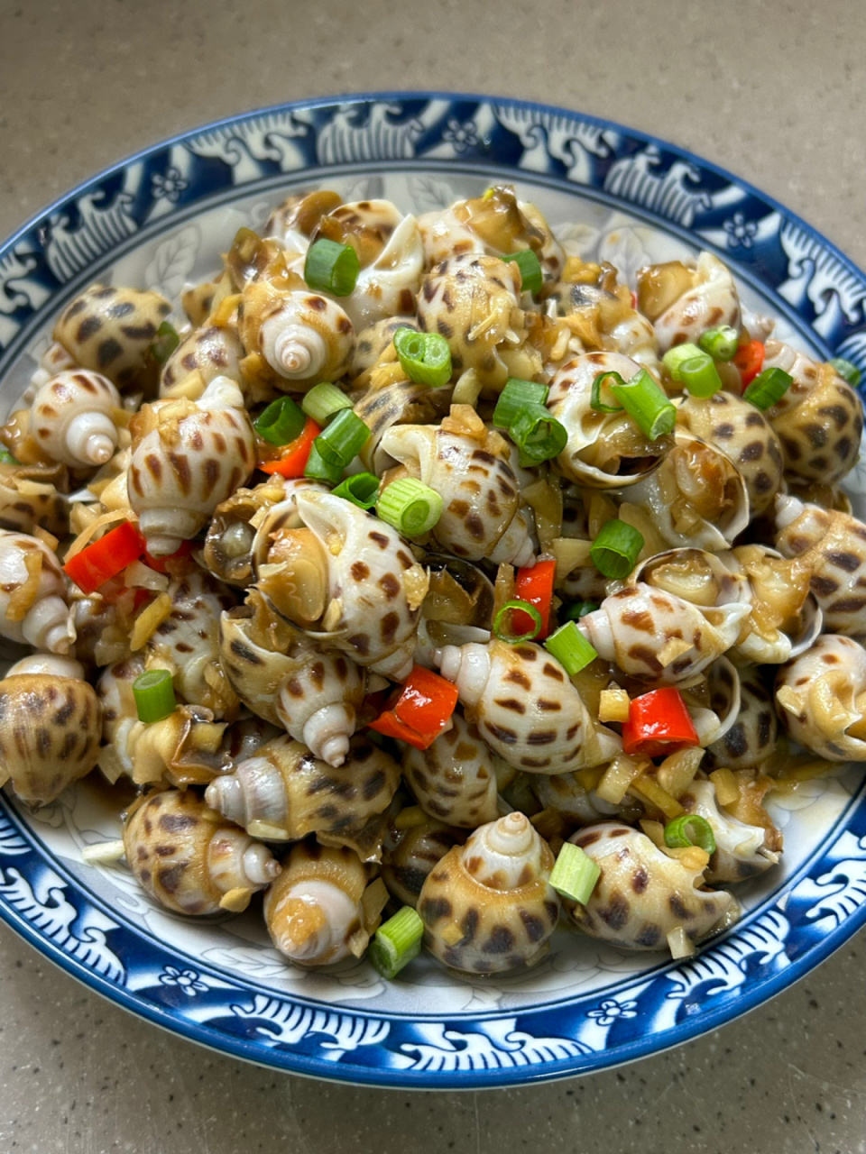 味道一点不输盐焗花螺! 用最简单的方式,方能吃到最本真的味道.