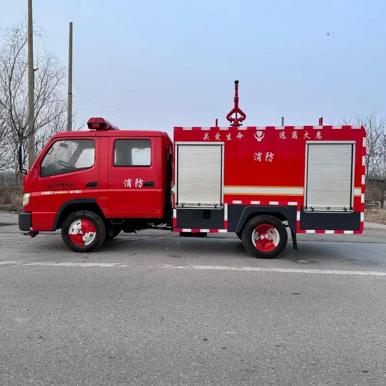 二手时风双排3吨水罐消防车.
