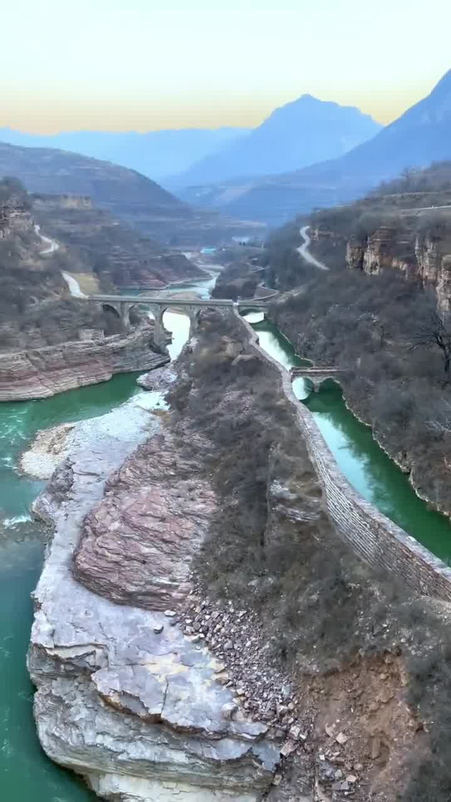 红旗渠位于山西长治市平顺县石城镇崔家庄村