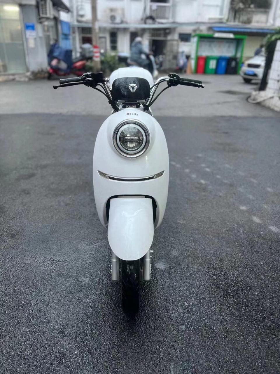 雅迪欧韵48v24a天能锂电版 国标小电驴,满电续航30-40公里左右,小巧