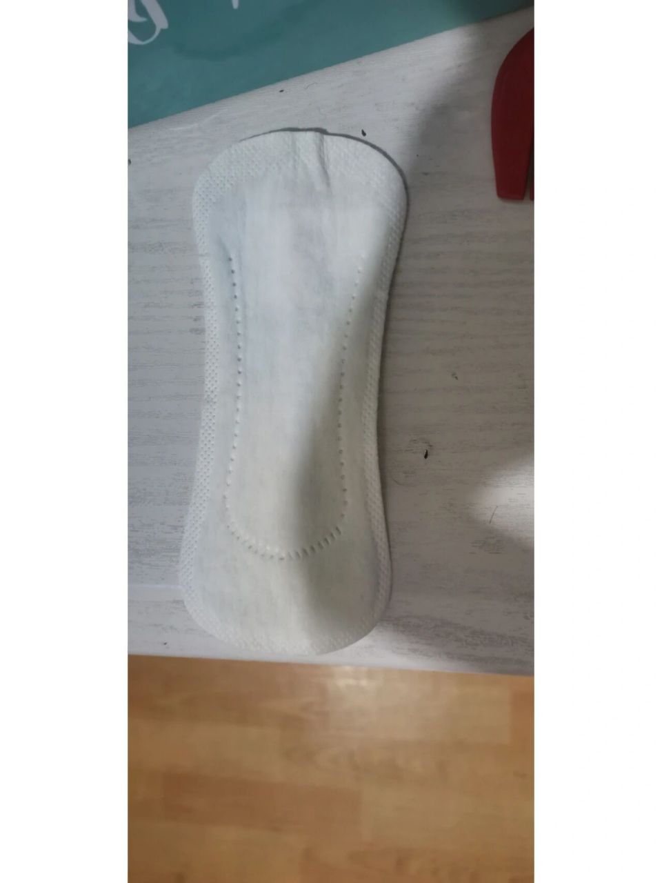 孕中期,担忧高位破水,买了羊水护垫 用了两天都这个浅蓝色,大家帮忙