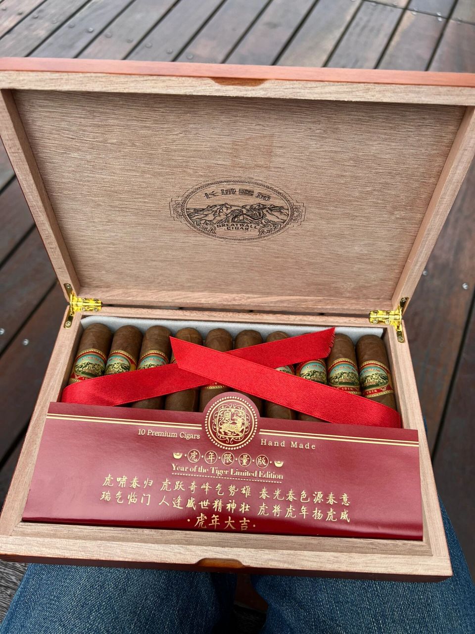 这是我抽过最好的国产雪茄 长城国礼系列"生肖版",抽起来感觉就很醇厚