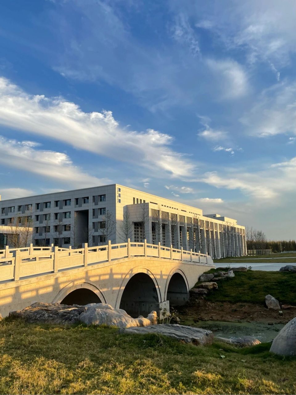 枣庄学院新校区 希望未来新校区能越来越有烟火气欢迎大家报考枣庄